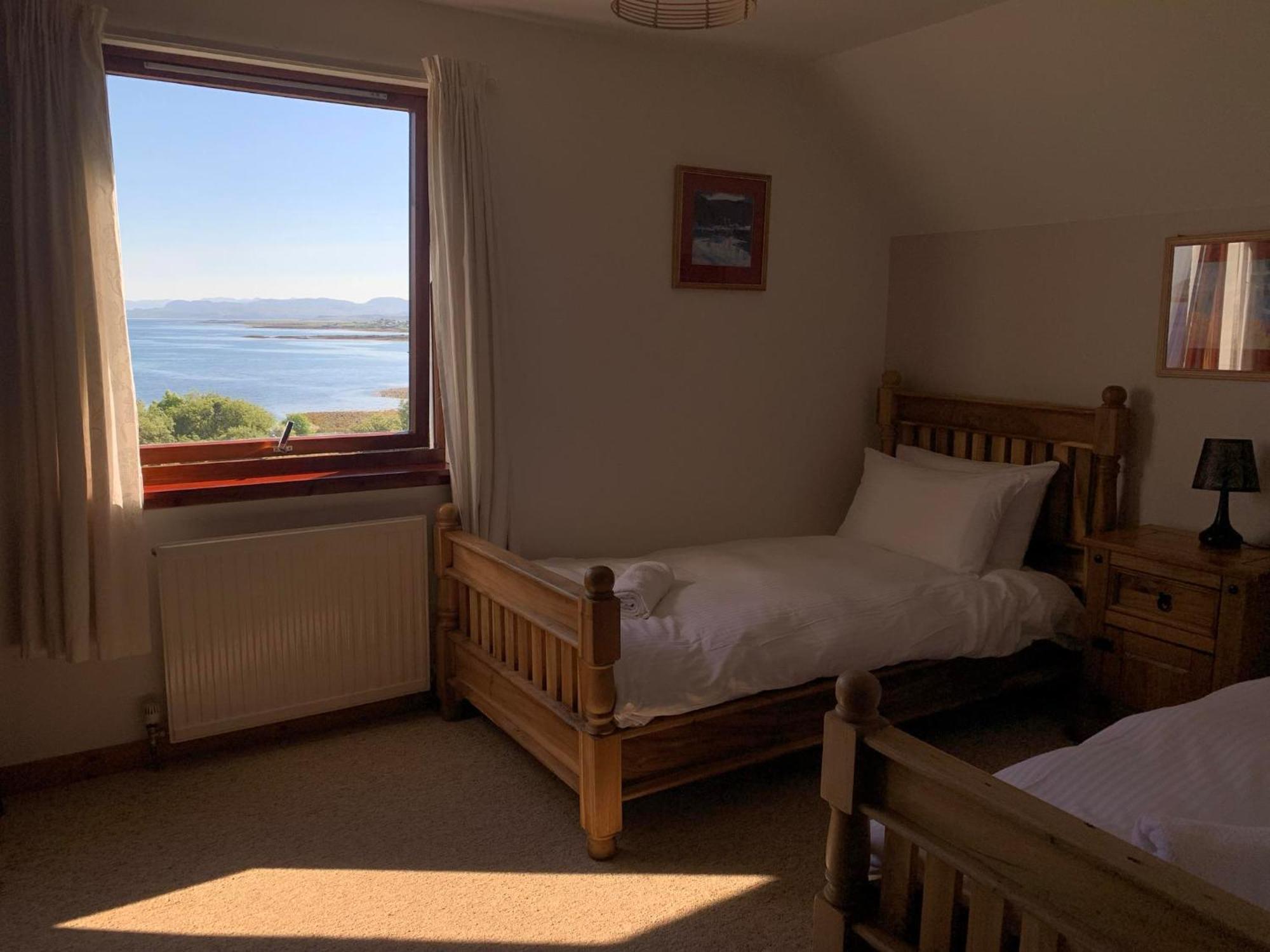 Skye Basecamp Hostel, Broadford Bay, Isle Of Skye Zewnętrze zdjęcie